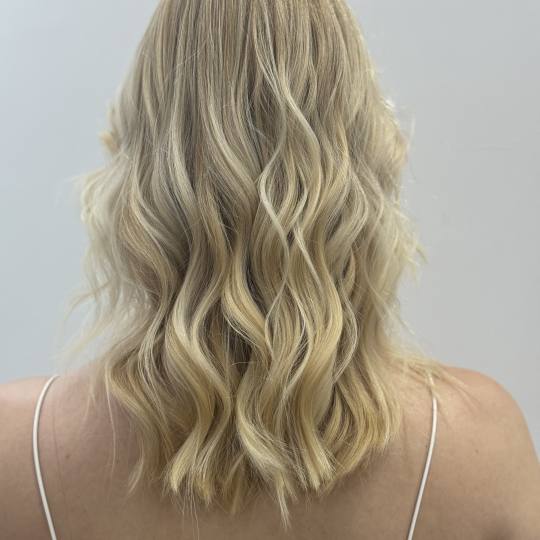 GM Beauty studio #beograd Feniranje srednja duzina.