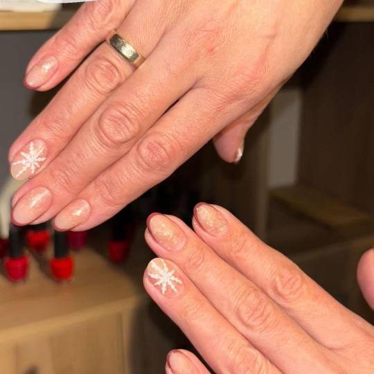 Maison Beauty #beograd Manikir Korekcija / ojačavanje noktiju gelom