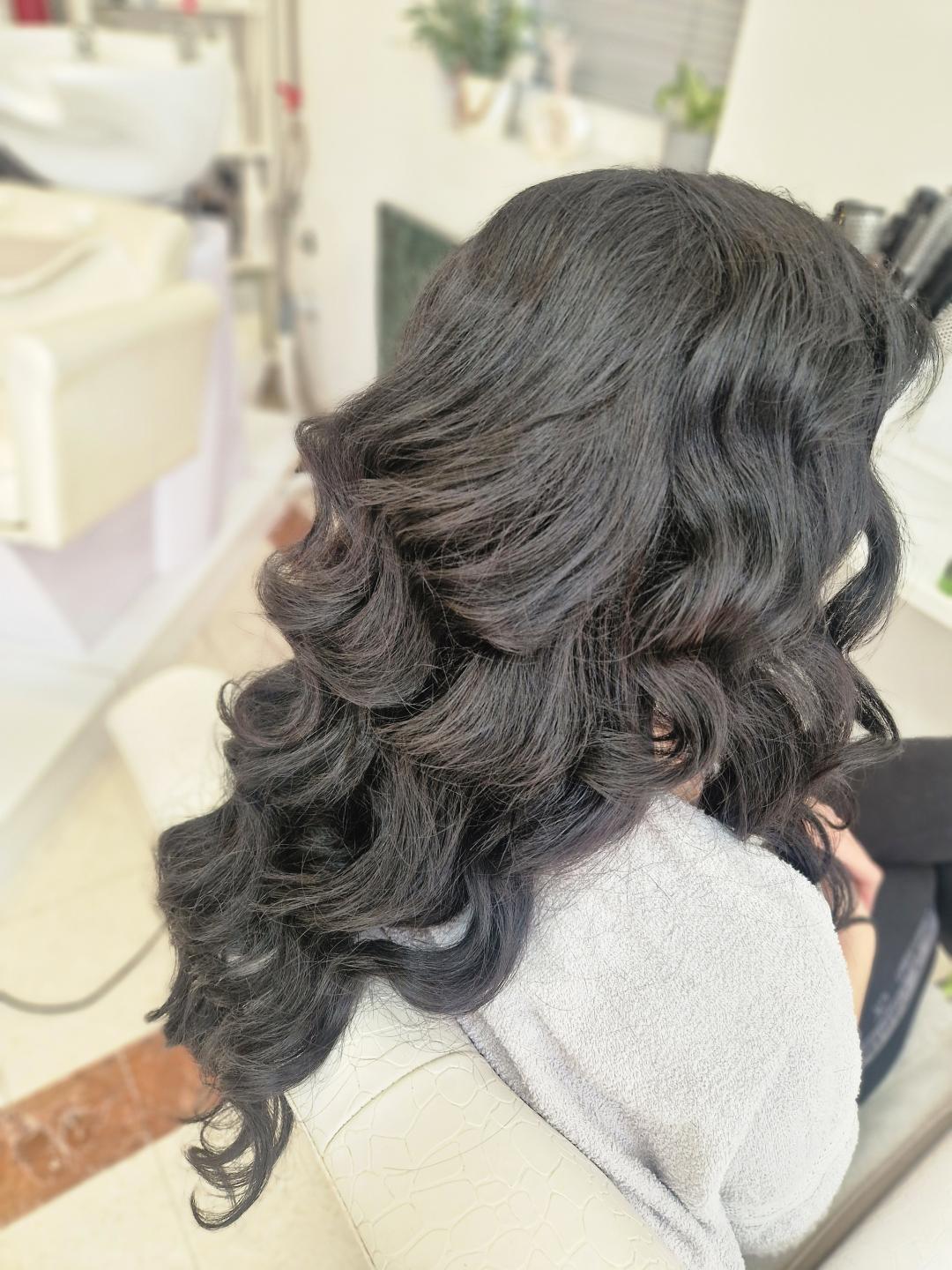 Holywood talasi - ekstra duga kosa - Novelle, Beograd Uvijanje, lokne i talasi Frizerski saloni Uvijanje, lokne i talasi, Beograd, Dušanovac, Šumice