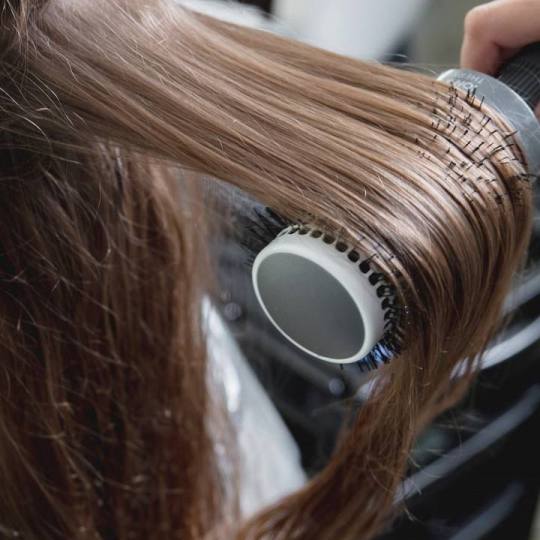 Moon Beauty Bar #beograd Feniranje i stilizovanje Feniranje na ravno - duga kosa
