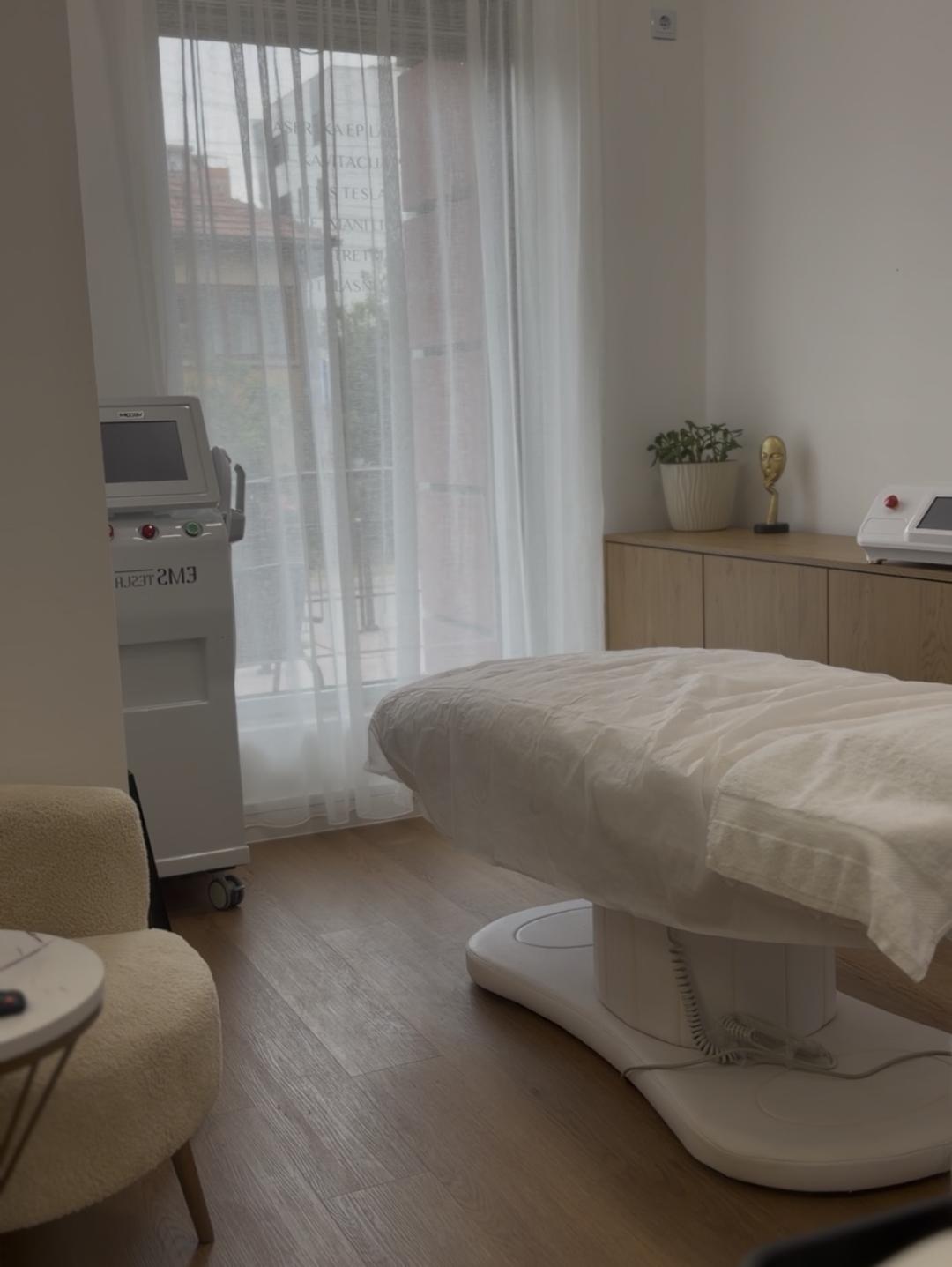 Laserska epilacija pola nogu i prepona - Mine beauty concept, Niš Tretman lica Lice Tretman lica, Niš, Medijana