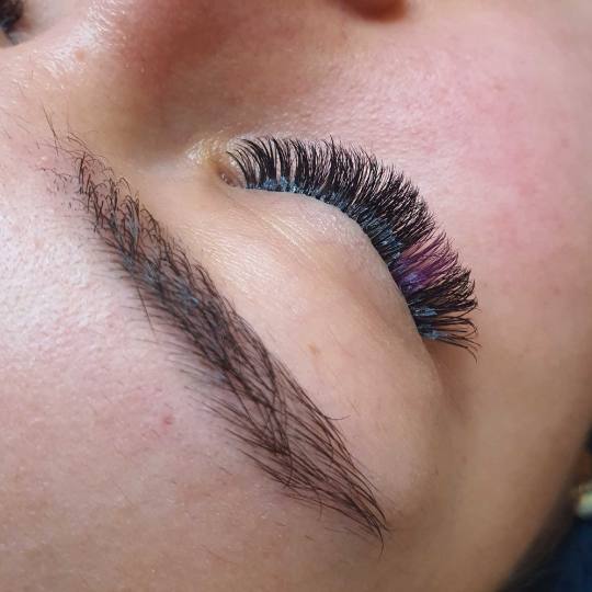 Right Beauty #beograd Nadogradnja trepavica Nadogradnja trepavica - ruski volumen 5D - 8D