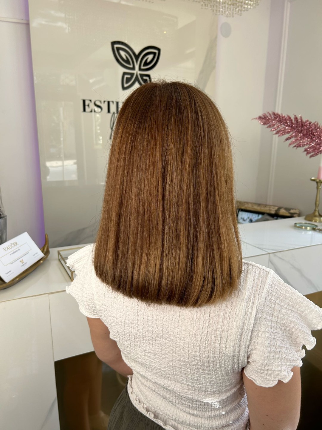 Esthetique Privé #beograd Šišanje Žensko šisanje +tretman za hidrataciju kose+ feniranje - sve dužine