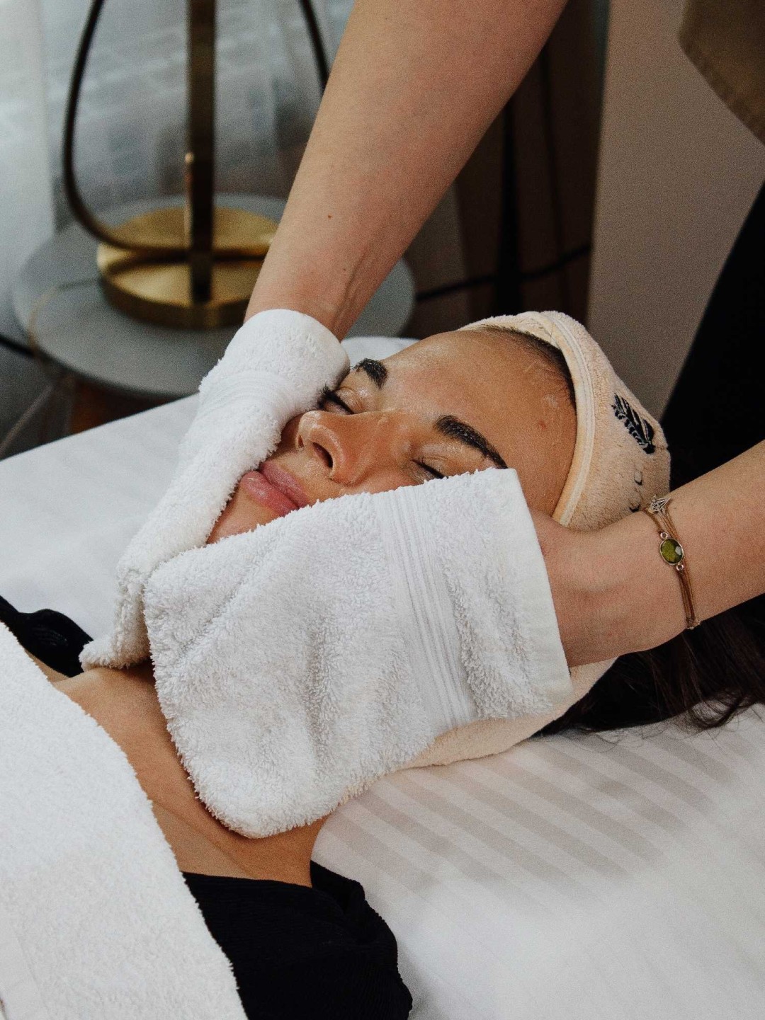 Beautique spa #beograd Akne Ultimativna nega za blistavu kožu by B.spa