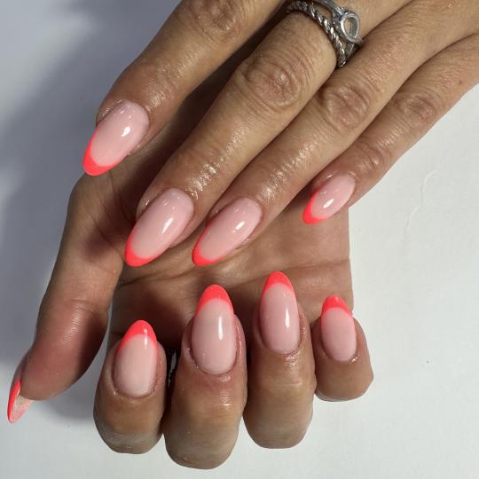Princess beauty salon #nis Izlivanje noktiju Izlivanje noktiju gelom - M dužina Nokti