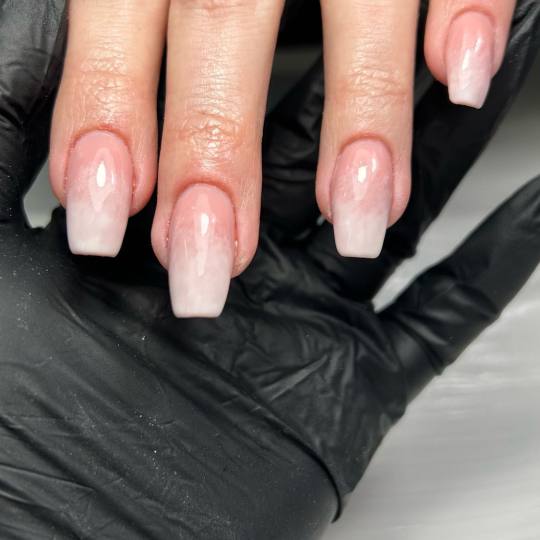 The Goddess dresses & makeover studio #beograd Lakiranje noktiju Ombre - dodatak uz uslugu