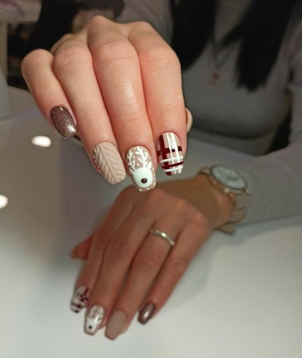Nail office - TC BIG Rakovica #beograd Korekcija noktiju Korekcija noktiju gelom + boja - S dužina