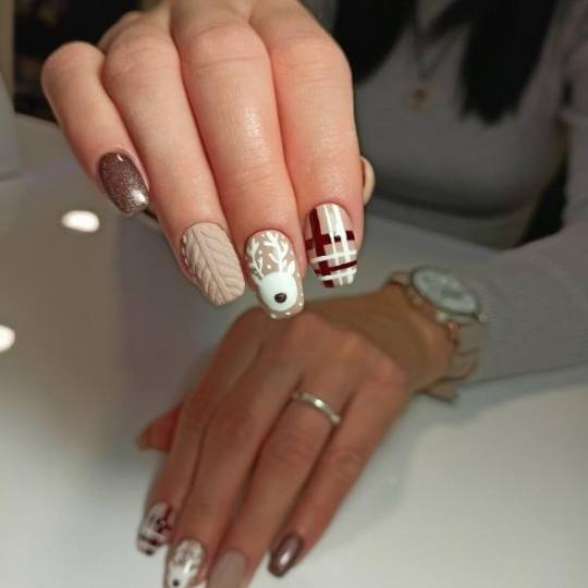 Nail office - TC BIG Rakovica #beograd Korekcija noktiju Korekcija noktiju gelom + boja - S dužina
