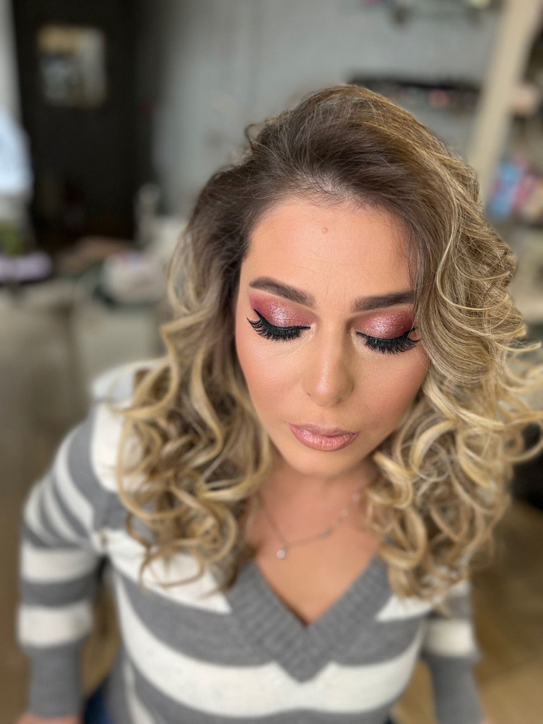 Bibi beauty centar #beograd Make-up / šminkanje Profesionalno šminkanje + veštačke trepavice + svečana frizura