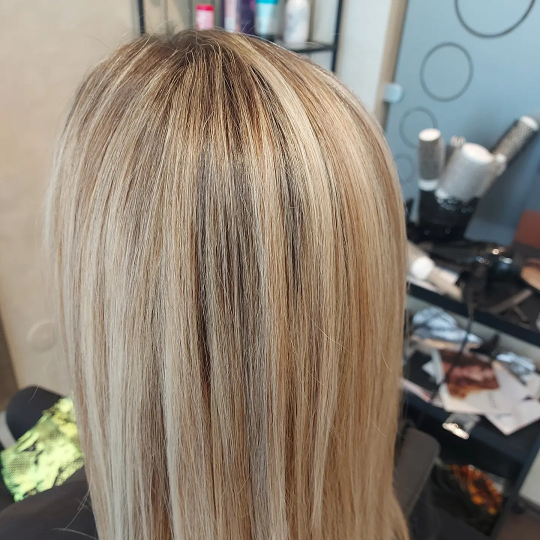 Beautystudio Dasha #beograd Feniranje i stilizovanje AKCIJA POVRŠINSKI PRAMENOVI + PRELIV + ŠIŠANJE + FENIRANJE