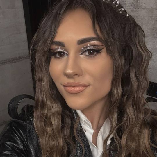 Beauty centar by Alex R #novisad Make-up / šminkanje Profesionalno šminkanje + veštačke trepavic