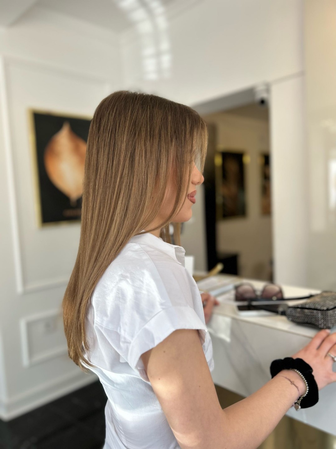 Esthetique Privé #beograd Žensko šišanje Žensko šišanje + feniranje - kosa srednje dužine