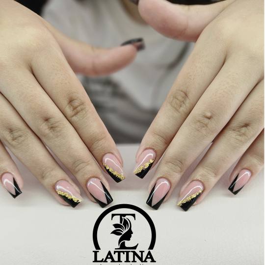 Latina beauty studio #beograd Izlivanje noktiju Korekcija noktiju gelom - do šablona 3