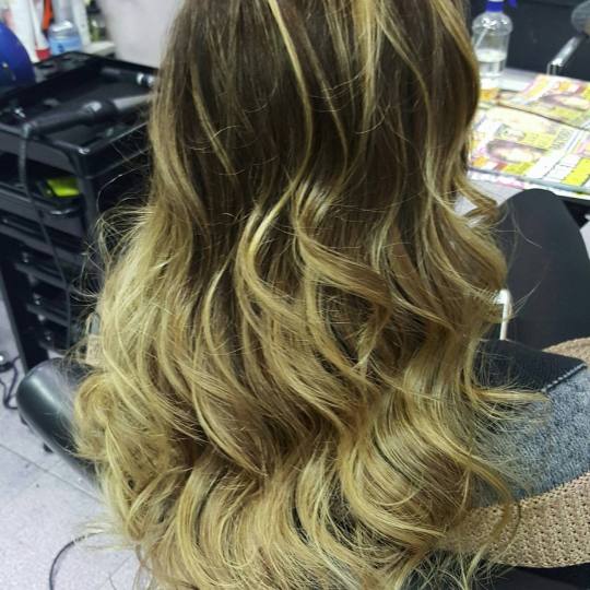Total studio by Todorović #beograd Uvijanje, lokne i talasi