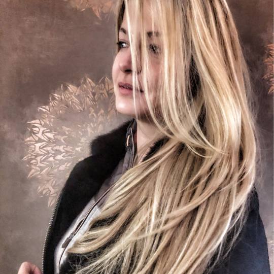 Bibi beauty centar #beograd Feniranje i stilizovanje Feniranje na ravno / lokne - duga kosa vikend u