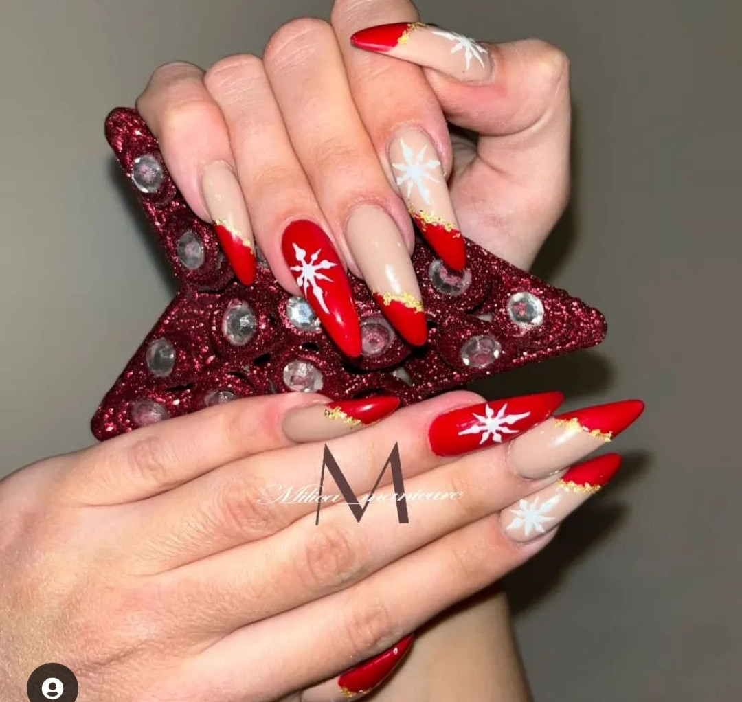 Manga Beauty #beograd Izlivanje noktiju Izlivanje noktiju gelom + french