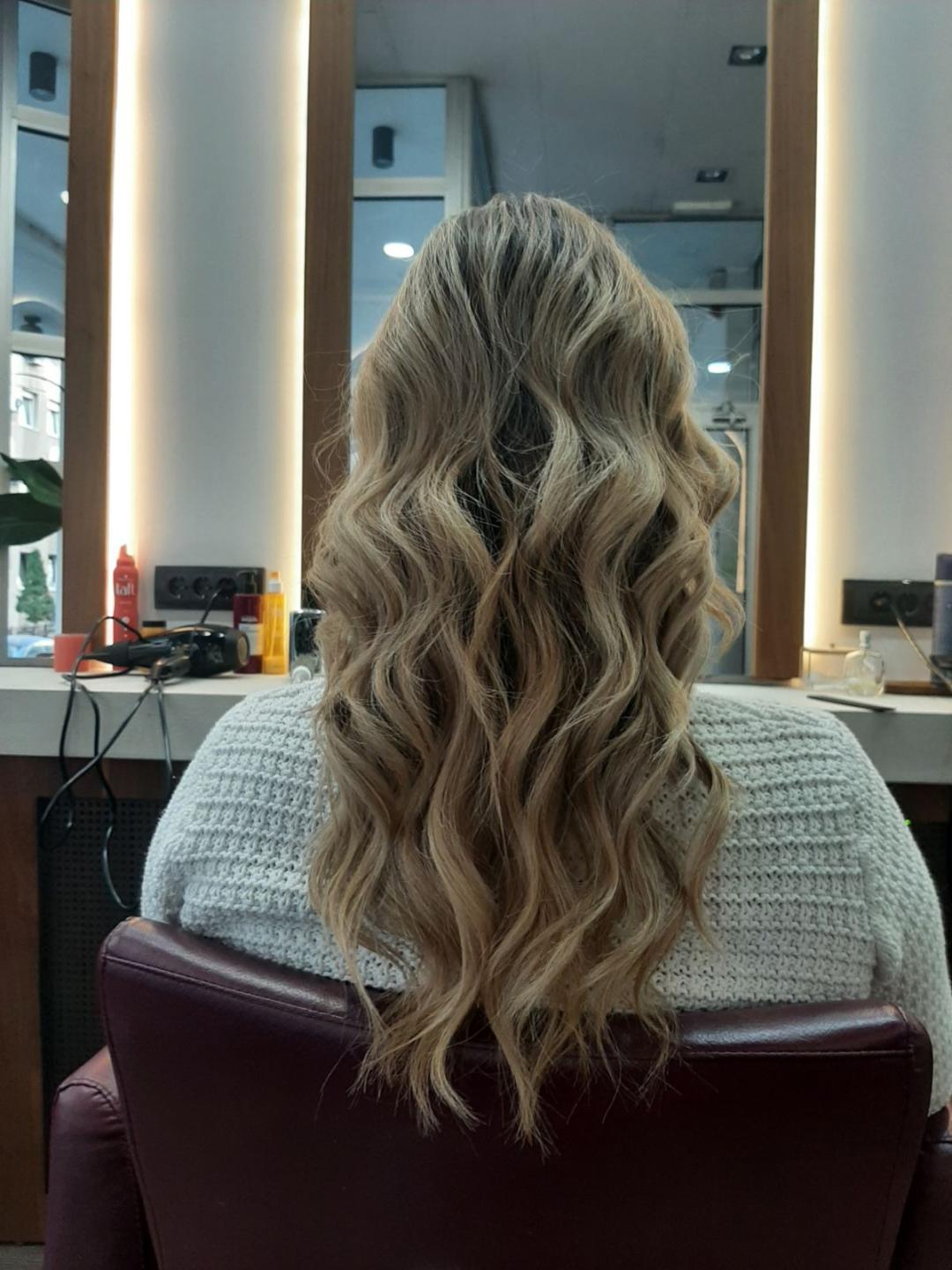 Claire #beograd Feniranje i stilizovanje Feniranje na talase duga kosa