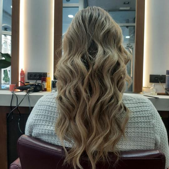 Claire #beograd Feniranje i stilizovanje Feniranje na talase duga kosa