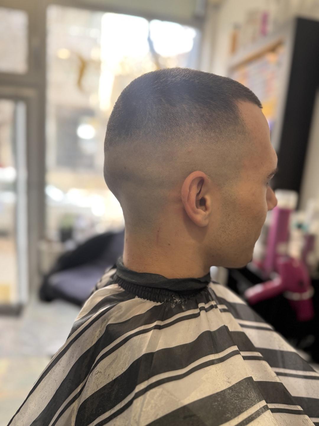 Positive 8 #novisad Farbanje kose Musko sisanje kose starije od 30 dana