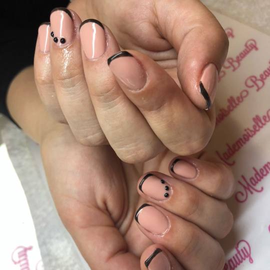 Mademoiselle Beauty #beograd Gel lak Gel lak - ruke sa aparatnim manikirom