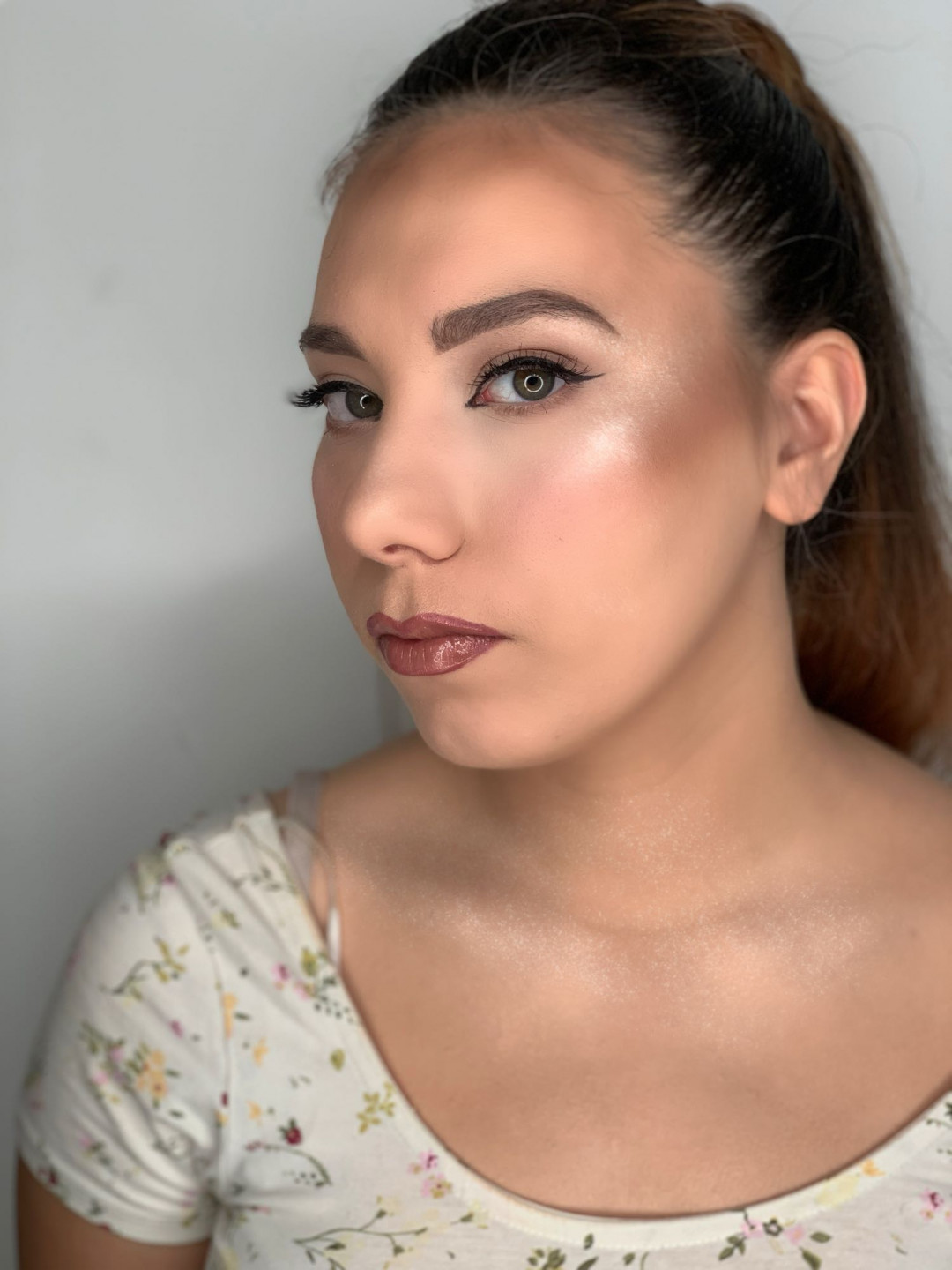 Profesionalno šminkanje + peglanje / lokne (podrazumeva dolazak sa čistom kosom) - M Studio 0303, Novi Sad Make-up / šminkanje Lice Make-up / šminkanje, Novi Sad, Sajmište, Detelinara, Banatić