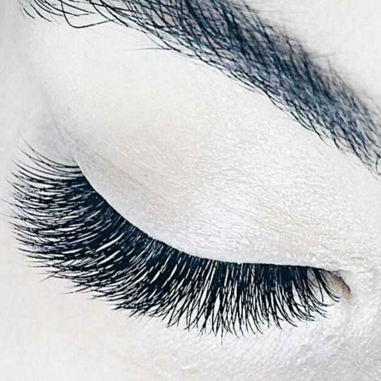 Right Beauty #beograd Nadogradnja trepavica Nadogradnja trepavica - ruski volumen 5D - 8D
