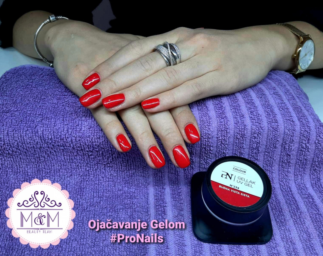 M&M Beauty Team #beograd Ojačavanje noktiju