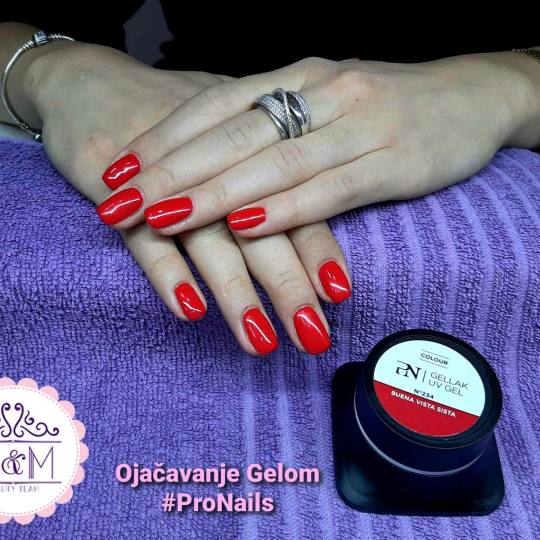 M&M Beauty Team #beograd Ojačavanje noktiju