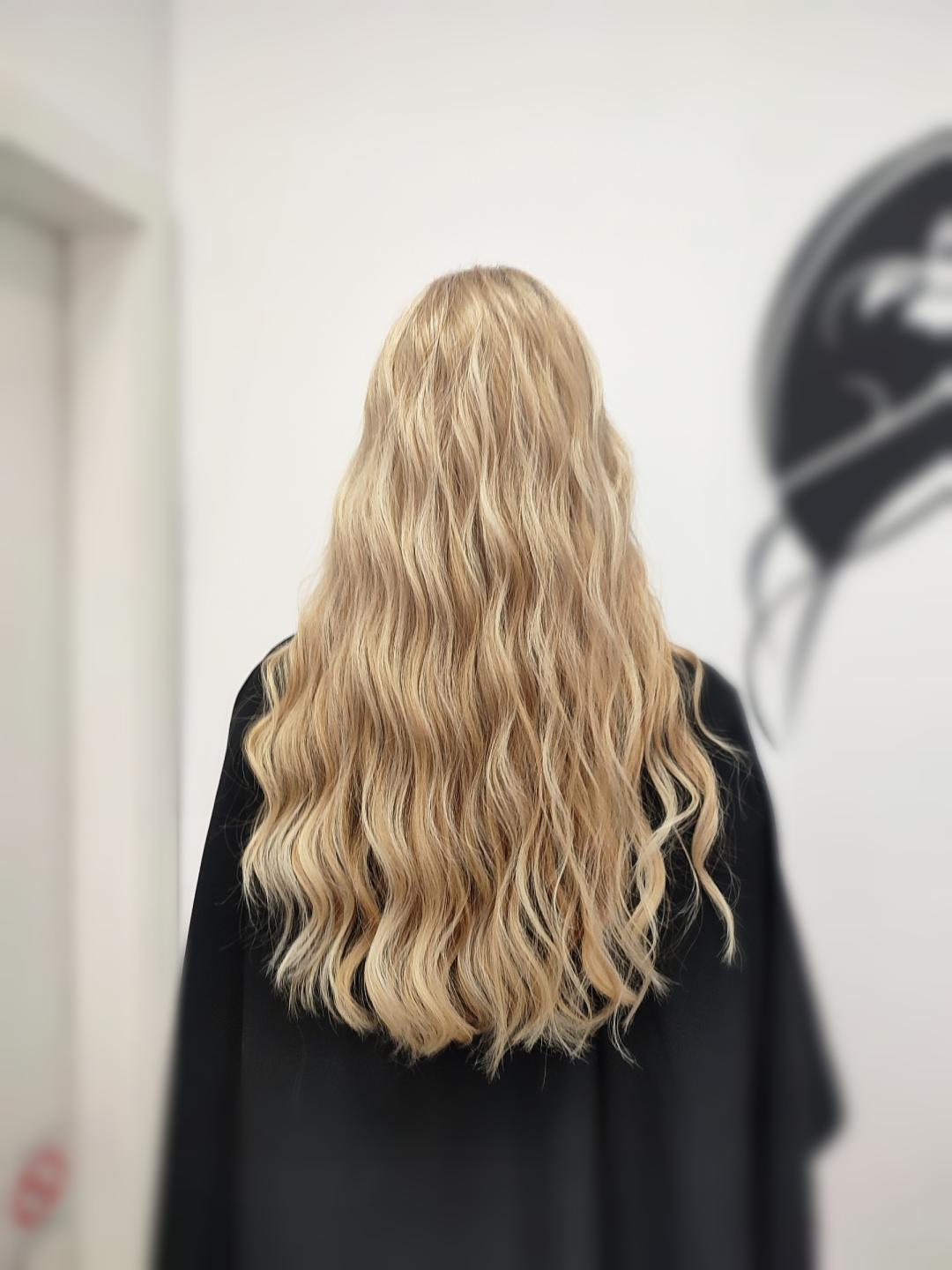 Infinity Hair #novisad Feniranje i stilizovanje Feniranje na talase - extra duga kosa (preko lopatica)