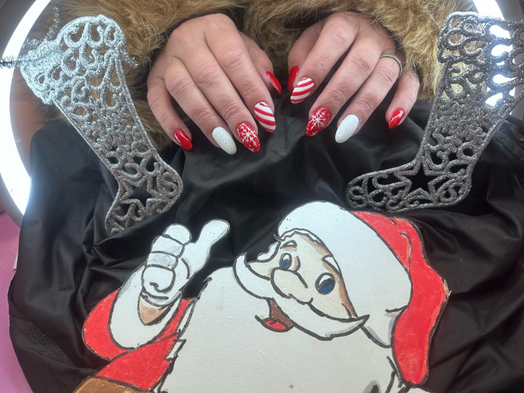 Korekcija izlivanja noktiju gelom - Žasmen Ženstven, Novi Sad Korekcija noktiju Nokti Korekcija noktiju, Novi Sad, Telep, Adice, Bistrica