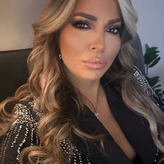 Bibi beauty centar #beograd Make-up / šminkanje Profesionalno šminkanje + feniranje ravno frizura 