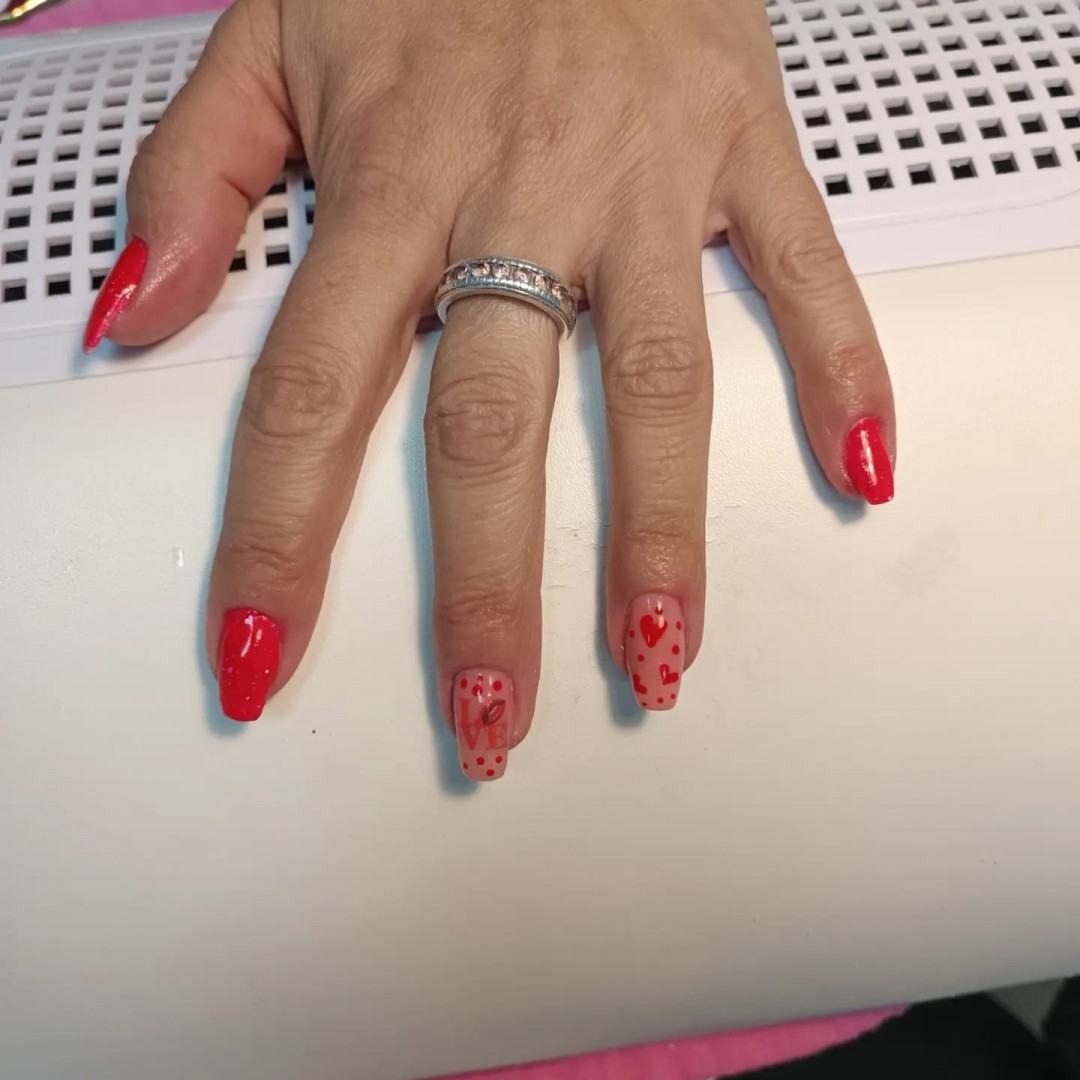 Taci nail art #beograd Korekcija noktiju Korekcija izlivanja / nadogradnje noktiju
