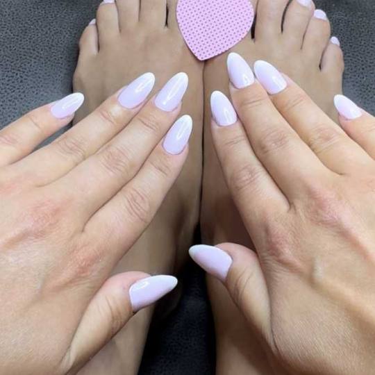 Contessa #novisad Manikir Paket trajni lak ruke + noge