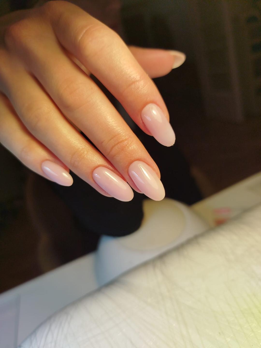 Manikir + gel lak (Rubber baza) - Viva Derm, Beograd Manikir Nokti Manikir, Beograd, Centar, Stari grad, Dorćol