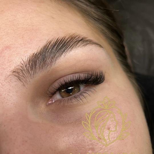 La Hermosa Beauty Studio #beograd Nadogradnja trepavica Nadogradnja svilenih trepavica - ruski volum