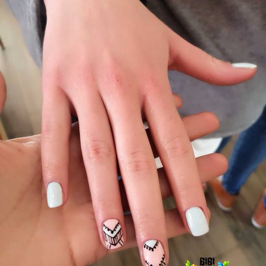 Bibi beauty centar #beograd Korekcija noktiju Korekcija gela gel lak sa nail artom by BiBi