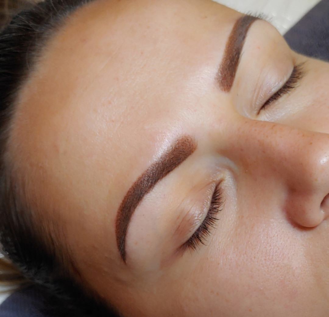 Gloss studio #nis Obrve Puder obrve + prva korekcija - do 3 meseca