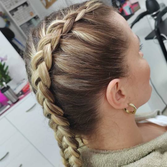 Kaja No1 #beograd Pletenice, kike, punđe Bokserske pletenice boxerke,kaja