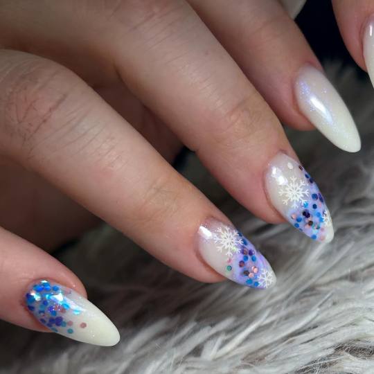 Moon Beauty Bar #beograd Ukrašavanje noktiju Nail art - po noktu