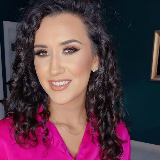 Atelje Glossy Hair #beograd Make-up / šminkanje Profesionalno šminkanje + veštačke trepavice Šm