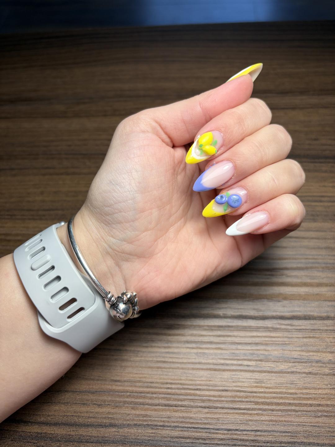 Izlivanje noktiju - L dužina - LM hair studio, Beograd Izlivanje noktiju Nokti Izlivanje noktiju, Beograd, Kaluđerica, Grocka