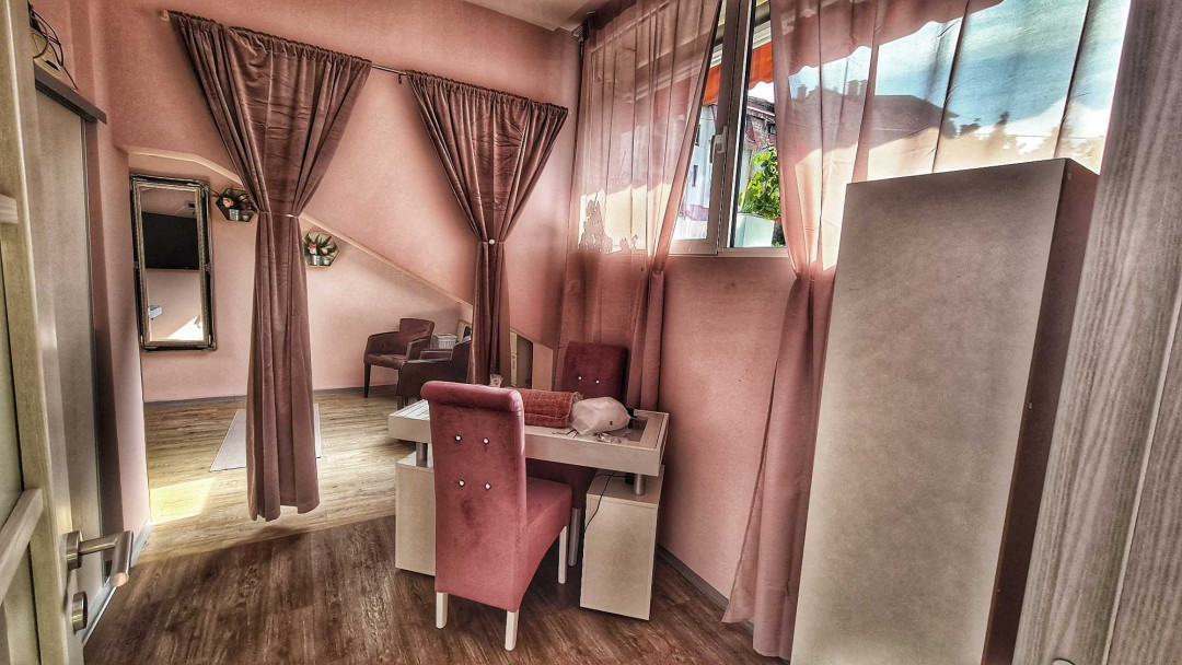 Bibi beauty centar #beograd Depilacija voskom Depilacija celih nogu hladnim voskom - za dame