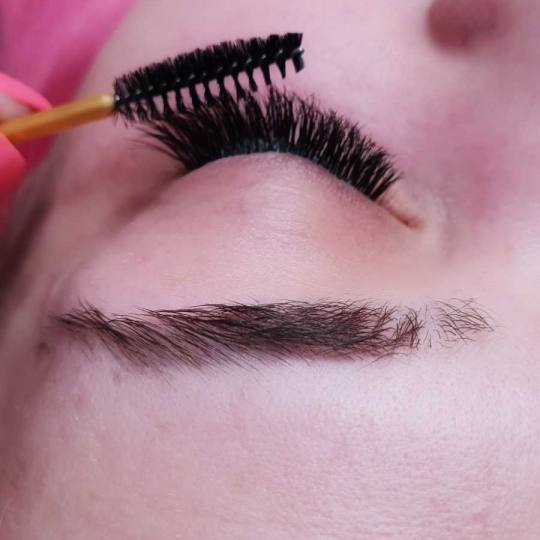 Right Beauty #beograd Nadogradnja trepavica Nadogradnja trepavica - ruski volumen 5D - 8D