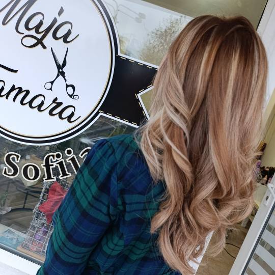 Bella Sofija #obrenovac Farbanje korena uz dodavanje pramenova