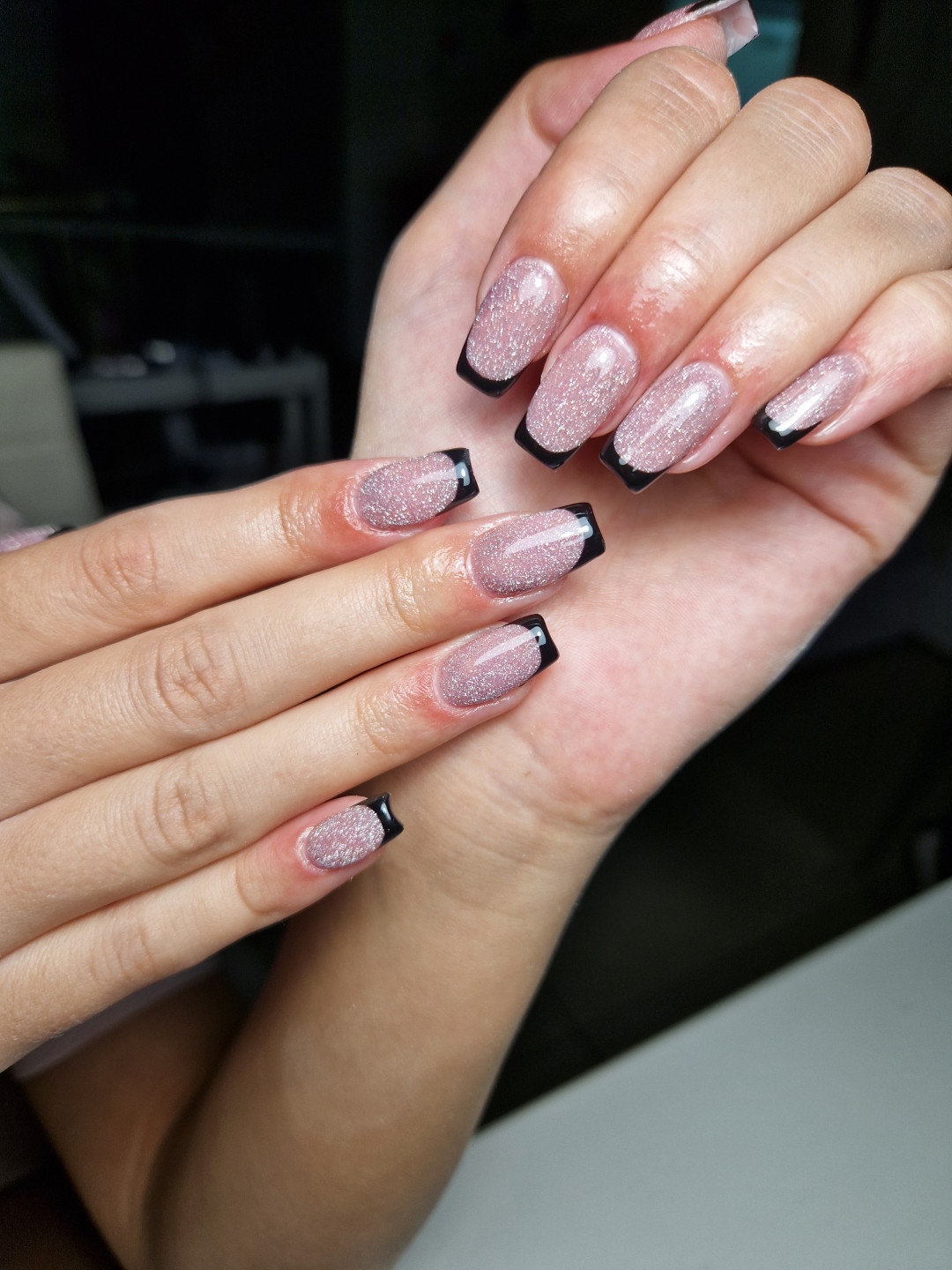 Butik Lepote #beograd Korekcija noktiju Korekcija noktiju gel boja ili frenc + aparatni manikir - M dužina
