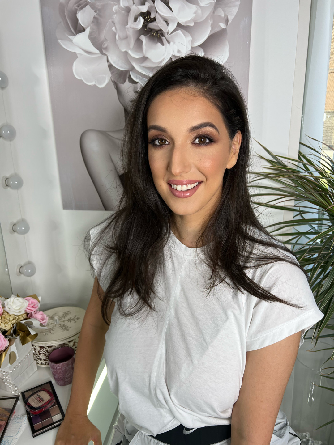 Skinlift Beauty Centar #nis Make-up / šminkanje Profesionalno šminkanje + veštačke trepavice