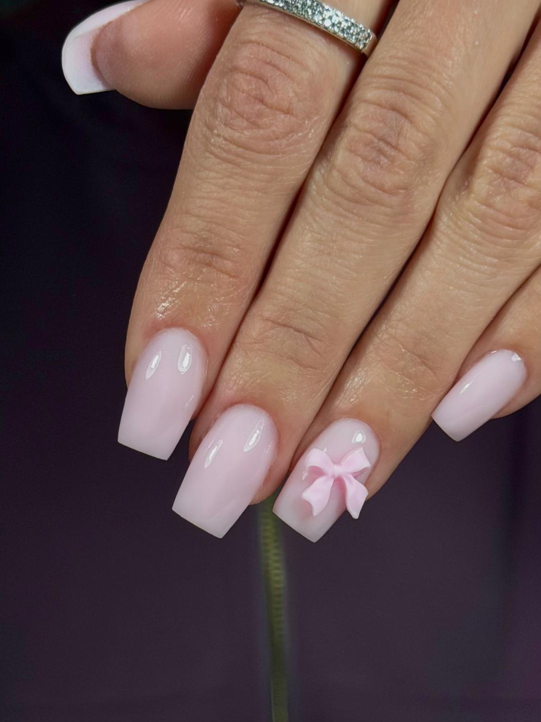 Safir Beauty Lounge #beograd Izlivanje noktiju Izlivanje noktiju gelom - M dužina