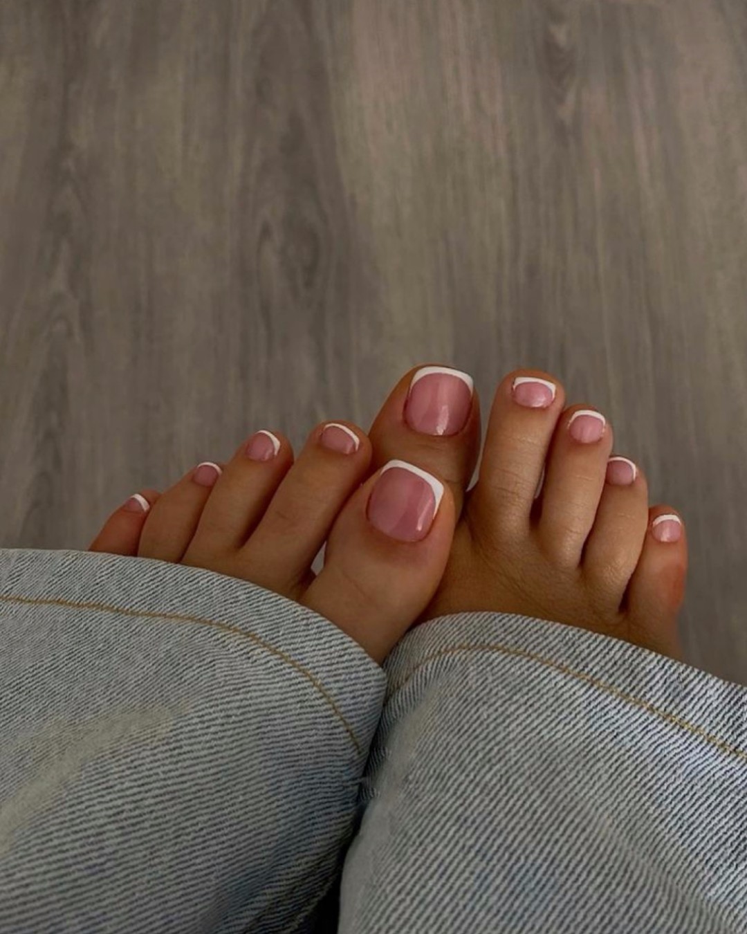 Xenija Beauty Room #beograd Estetski pedikir Estetski pedikir sa profi diskom + gel lak
