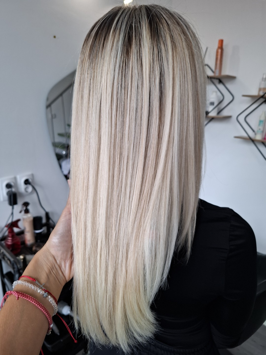 Lucky Charm #novisad Žensko šišanje Žensko šišanje + feniranje - duga gusta kosa