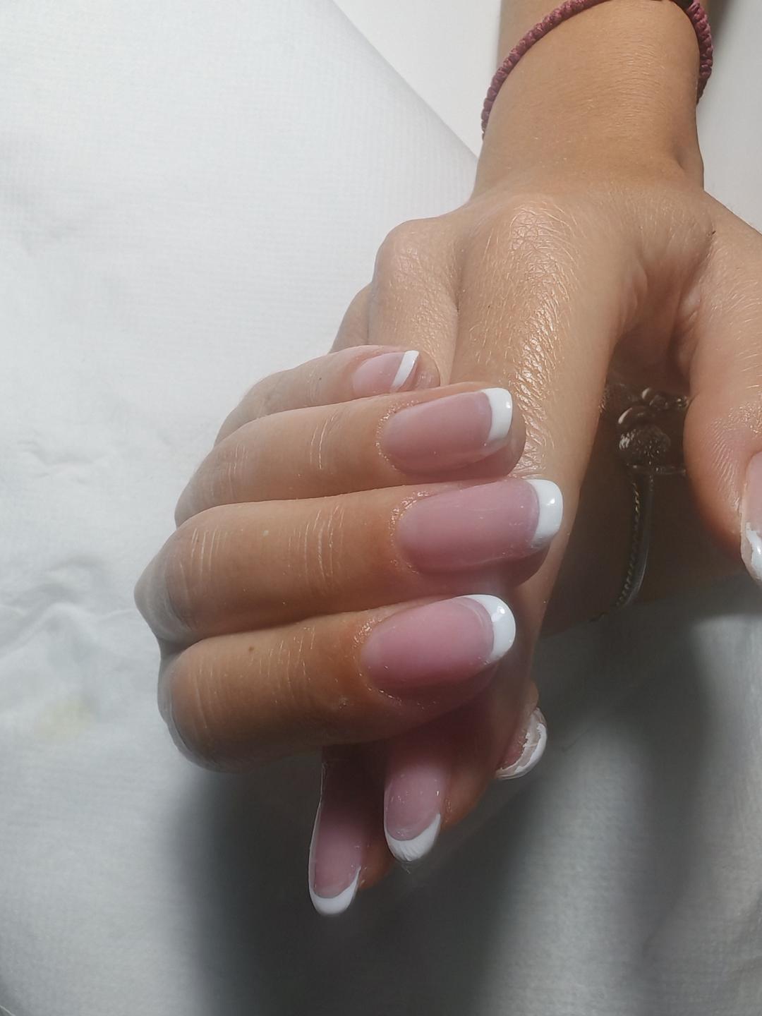 Beauty & Spa Zvončica #beograd Manikir Estetski manikir + rubber baza + french